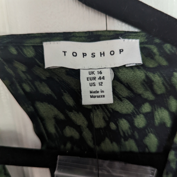 NWT TOPSHOP Animal Satin Jumpsuit in Green - Picture 5 of 6